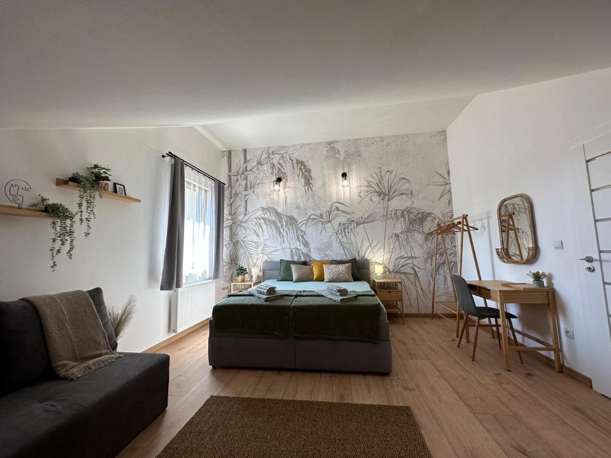 Green Apartment - City Centre - Main Square Liptovský Mikuláš المظهر الخارجي الصورة