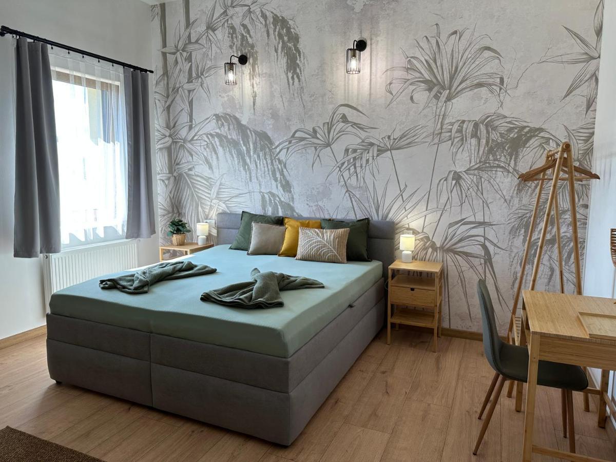 Green Apartment - City Centre - Main Square Liptovský Mikuláš المظهر الخارجي الصورة