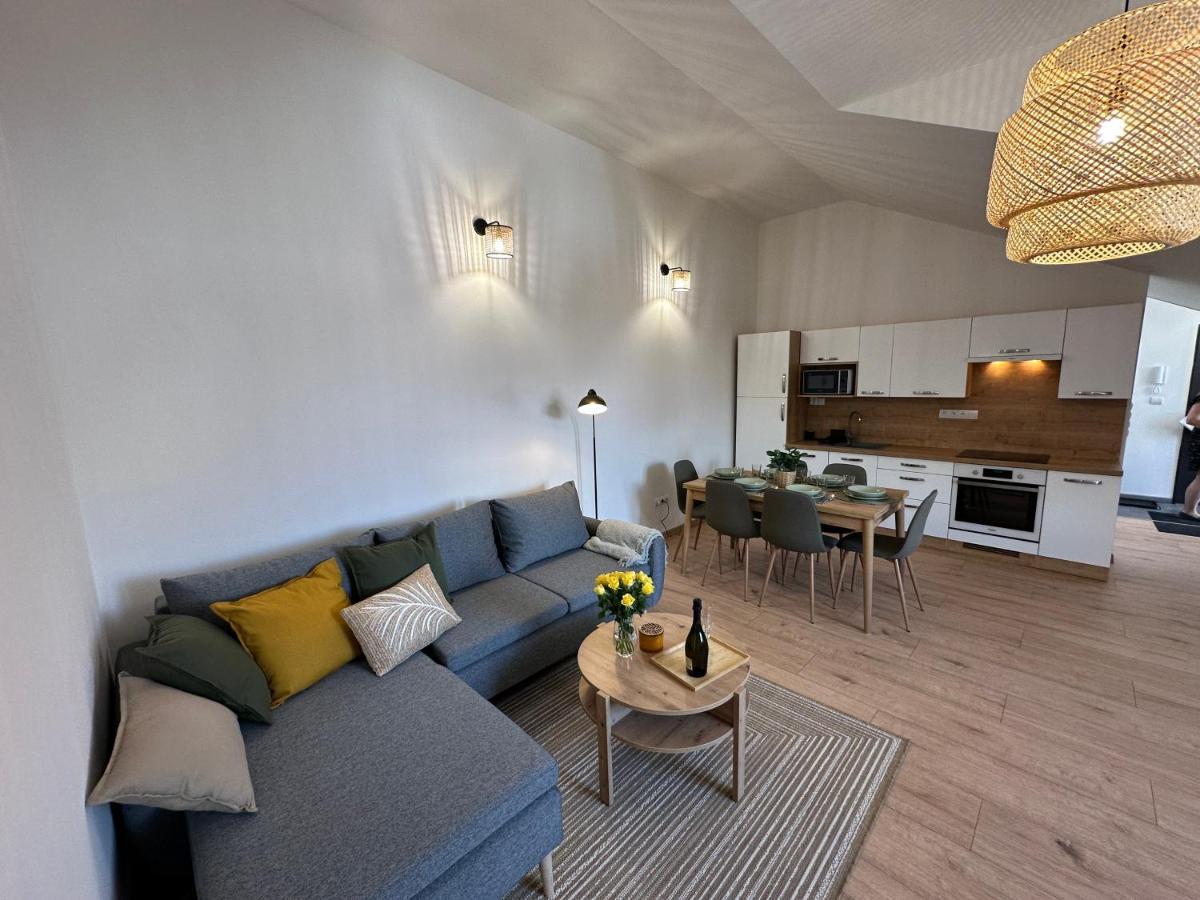 Green Apartment - City Centre - Main Square Liptovský Mikuláš المظهر الخارجي الصورة